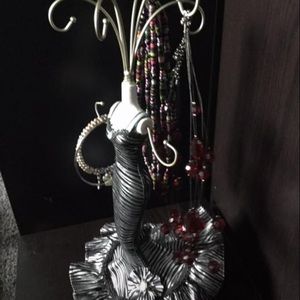 Jewelry holder
